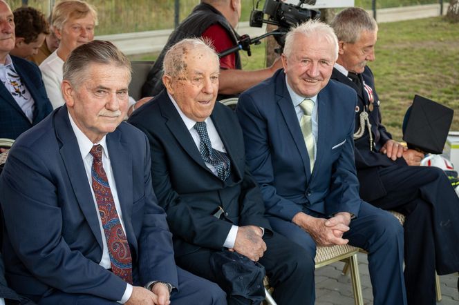 Jubileusz 100-lecia OSP Krzesk-Królowa Niwa uczczony przekazaniem jednostce nowego wozu strażackiego