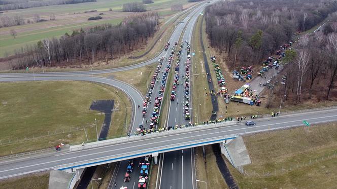 Protest rolników 20 lutego w okolicach Kraśnika. Tak blokują S19