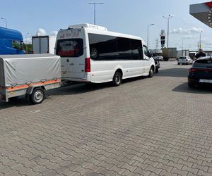 Mieszkaniec Będzina pijany przewoził pasażerów. Na autostradzie próbował przekupić policjantów