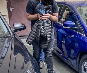 Huk i kłęby dymu! Wielka akcja CBŚP w Warszawie. Doszło do porwania