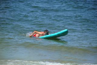 Olivier Janiak jak David Hasselhoff na plaży nad Bałtykiem