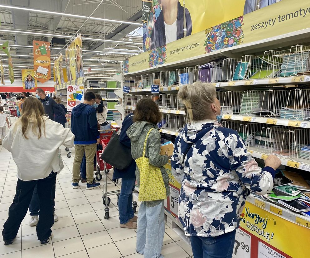 300 plus: ZUS wypłacił miliony. Sprawdź, czy jeszcze dostaniesz pieniądze na wyprawkę szkolną
