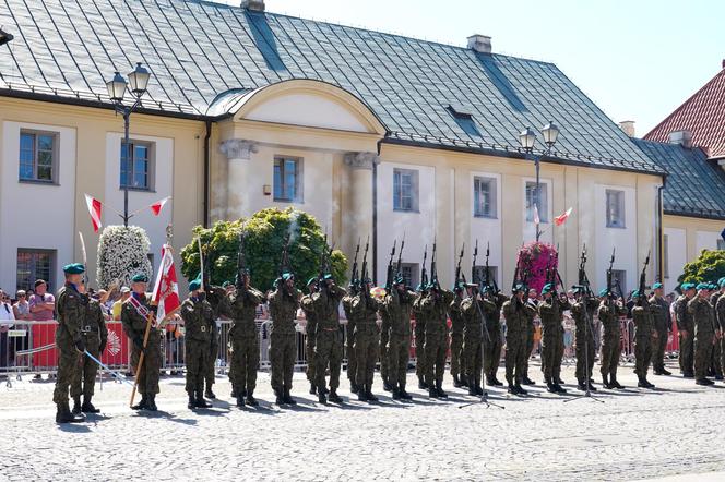 Obchody Święta Wojska Polskiego w Białymstoku. Zobacz jak mieszkańcy uczcili 15 sierpnia [ZDJĘCIA]