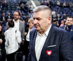 Konwencja KO w Gliwicach. Tusk, Trzaskowski, Protest związkowców i sprzedaż flag Polski i UE