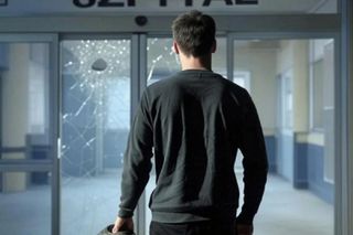 Agresja w szpitalu! Pacjent pobił lekarkę i groził jej śmiercią. Jest reakcja prokuratury