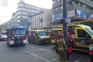 Łódź. Zderzenie dwóch tramwajów w czwartek, 13 listopada. 12 osób poszkodowanych [ZDJĘCIA].
