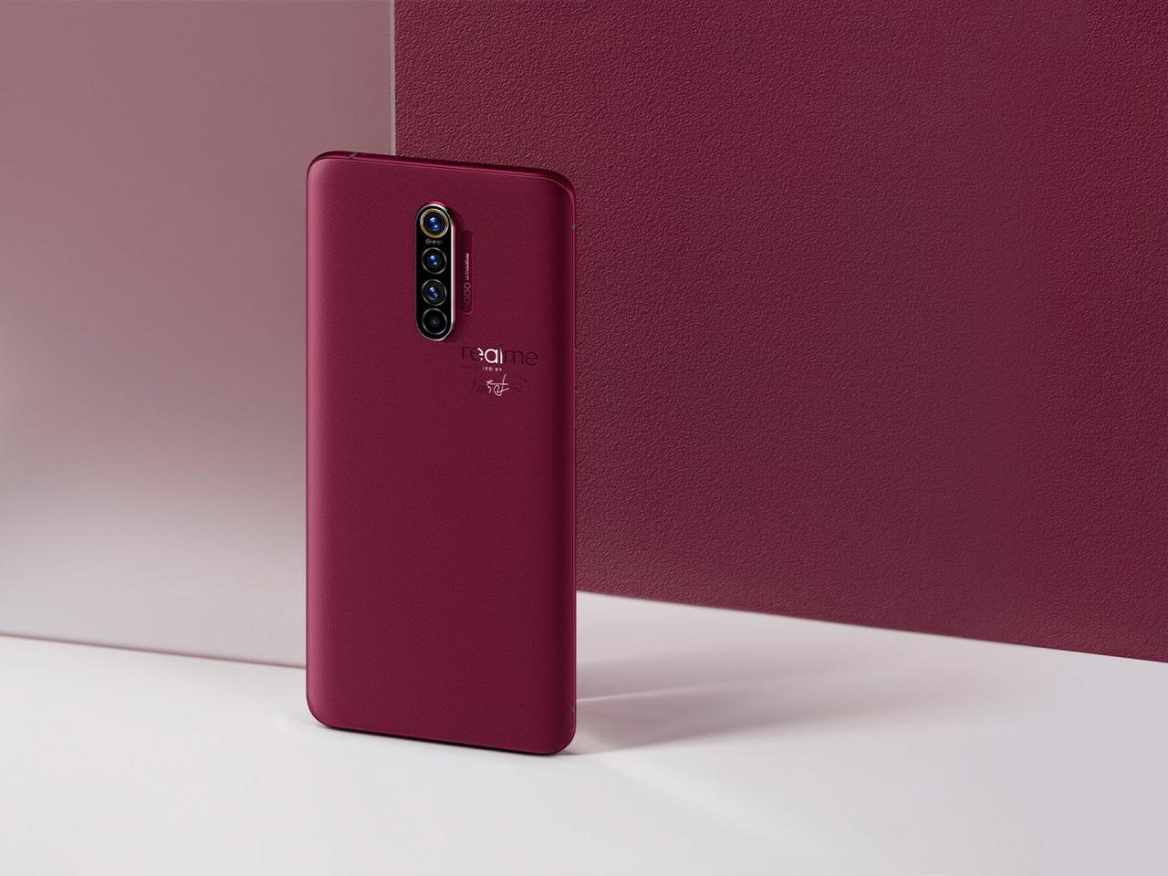 Flagowiec realme z nagrodą Red Dot Design Award [ZDJĘCIA]