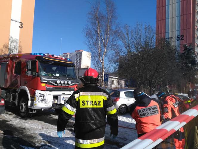 Kłęby dymu na osiedlu Kopernika! Potężny pożar mieszkania!