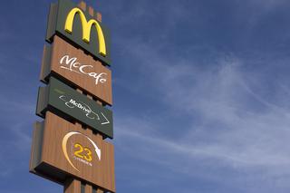 Czy 11 listopada jest otwarty McDonald's w Olsztynie?