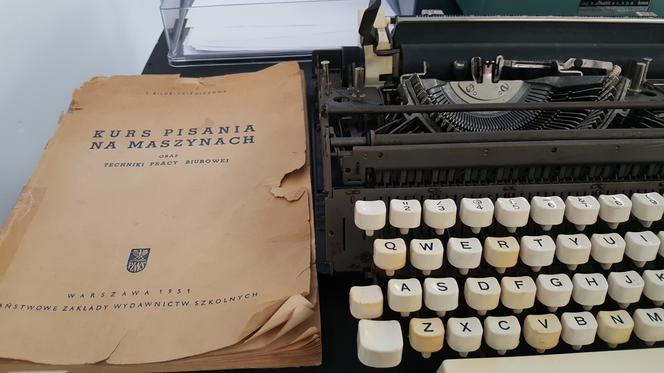 Maszyny do pisania na wystawie w Bydgoszczy