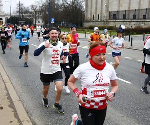 Bieg na Piątkę 2024, Warszawa - zdjęcia. Biegłeś? Szukaj się w galerii!