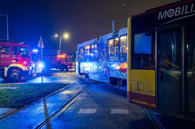 Zderzenie tramwaju linii 10 z autobusem 107 we Wrocławiu