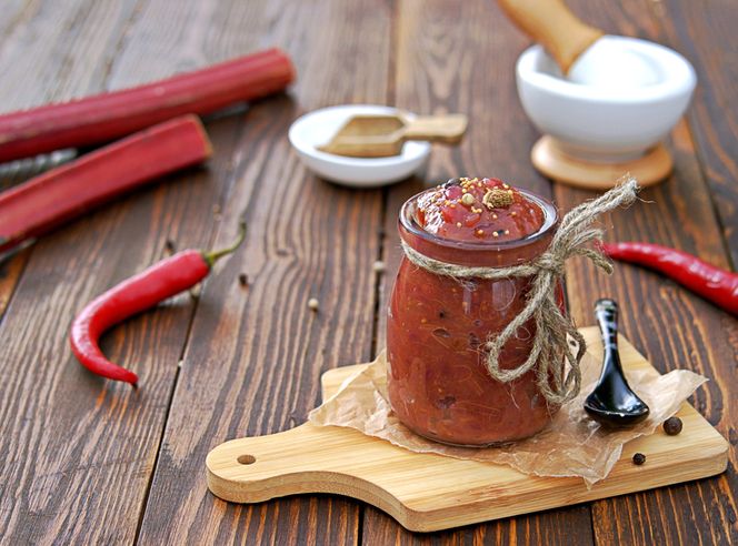 Chutney z rabarbaru
