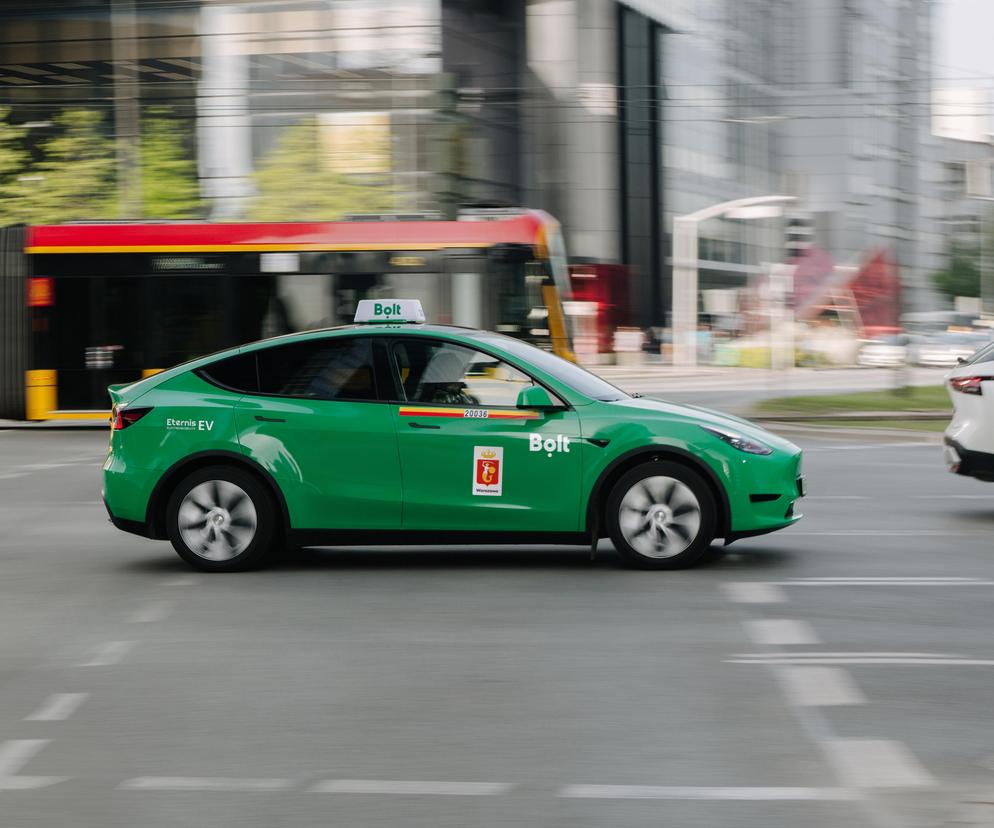 Tesle Y jako taksówki Bolt w Warszawie 