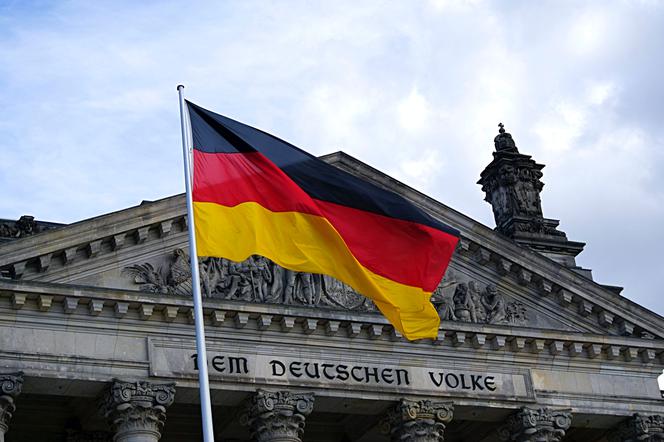 W Niemczech wykryto dwa pierwsze przypadki zakażenia wariantem OMIKRON