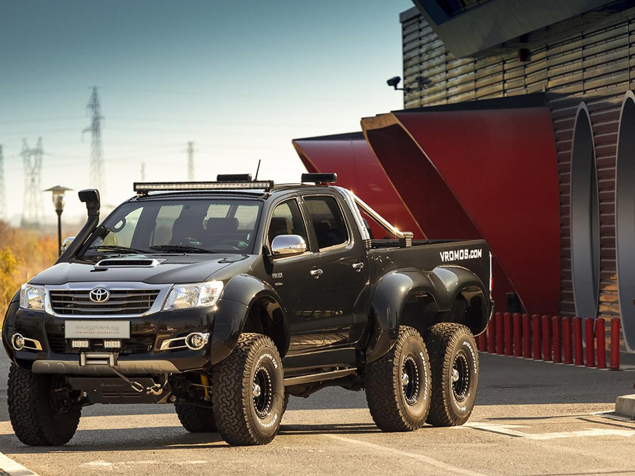 Toyota Hilux 6x6