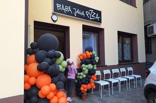 Raper Kleszcz otwarł pizzerię w Tarnowskich Górach ZDJĘCIA