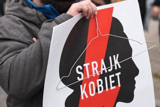 Protest kobiet w Białymstoku 28.10.2020: Strajk generalny i kontrmanifestacja [GODZINA]