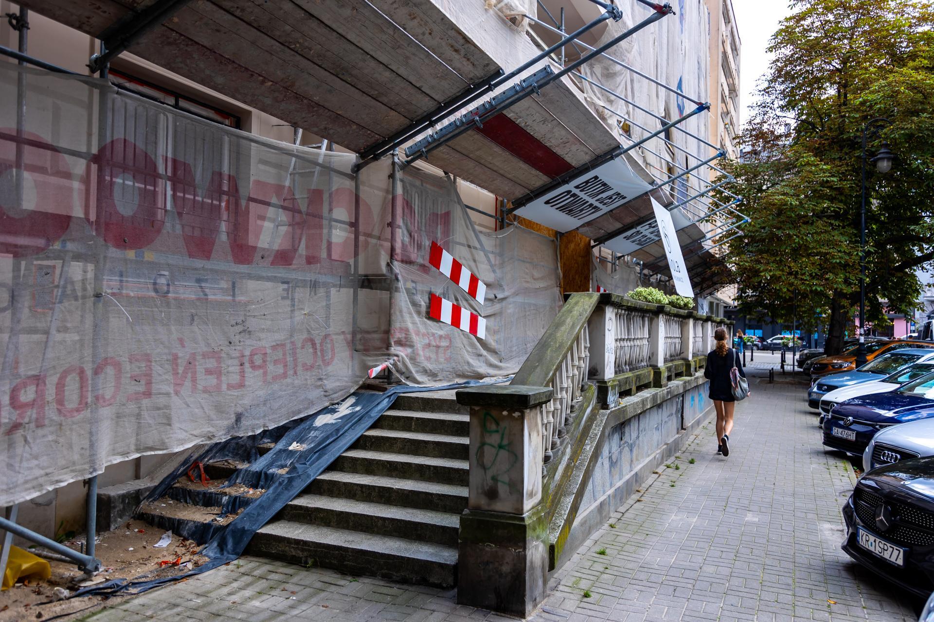 Budynek przy Chopina podczas modernizacji