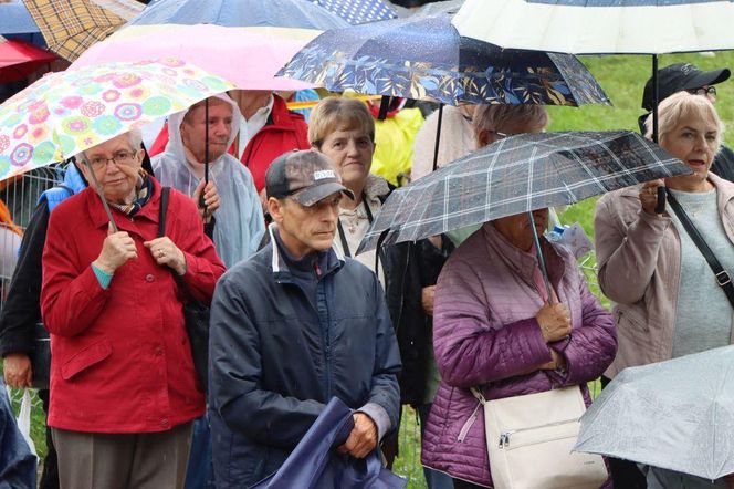 Odpust w Gietrzwałdzie. Do słynącej z Objawień Maryjnych miejscowości przyjechały tłumy