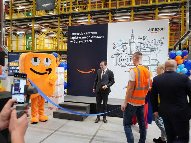 Nowe centrum logistyczne Amazon w Polsce otworzyło się w województwie śląskim. Zapewni ponad 1000 nowych miejsc pracy