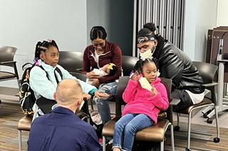 10-letnia dziewczynka przyjęła poród swojej mamy 