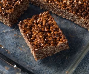 Czekoladowy chrupak bez pieczenia. Ciasto idealne nawet dla początkujących