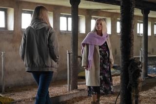 Pierwsza miłość, odcinek 3755: Emilka (Anna Ilczuk), Ewelina (Magdalena Górska)