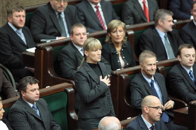 DLA NIEGO RZUCA POLITYKĘ.
