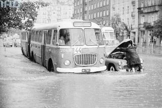 Jak wyglądała zalana stolica w 1968? Te zdjęcia robią wrażenie! [FOTO]