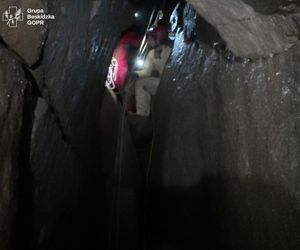 Akcja ratunkowa w Jaskini Salmopolskiej w Beskidach. Ratownicy walczyli o grotołaza przez 4 godziny