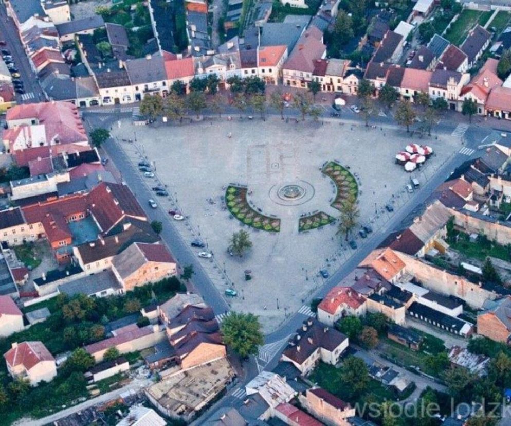 Najpiękniejszy rynek w województwie łódzkim? Zdaniem sztucznej inteligencji to miasto nie ma sobie równych