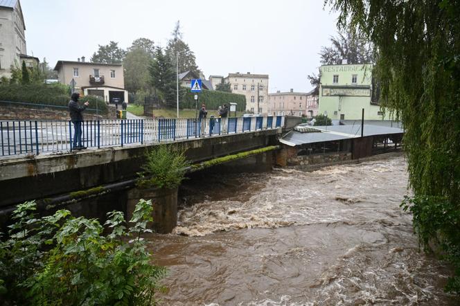 Trwa ewakuacja mieszkańców z Lądka Zdrój