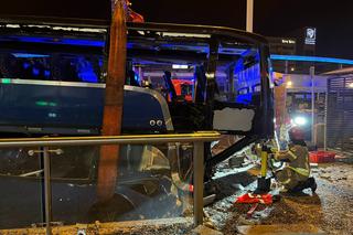 Autobus wjechał w przejście podziemne. Jedna osoba zginęła, trzy zostały ranne