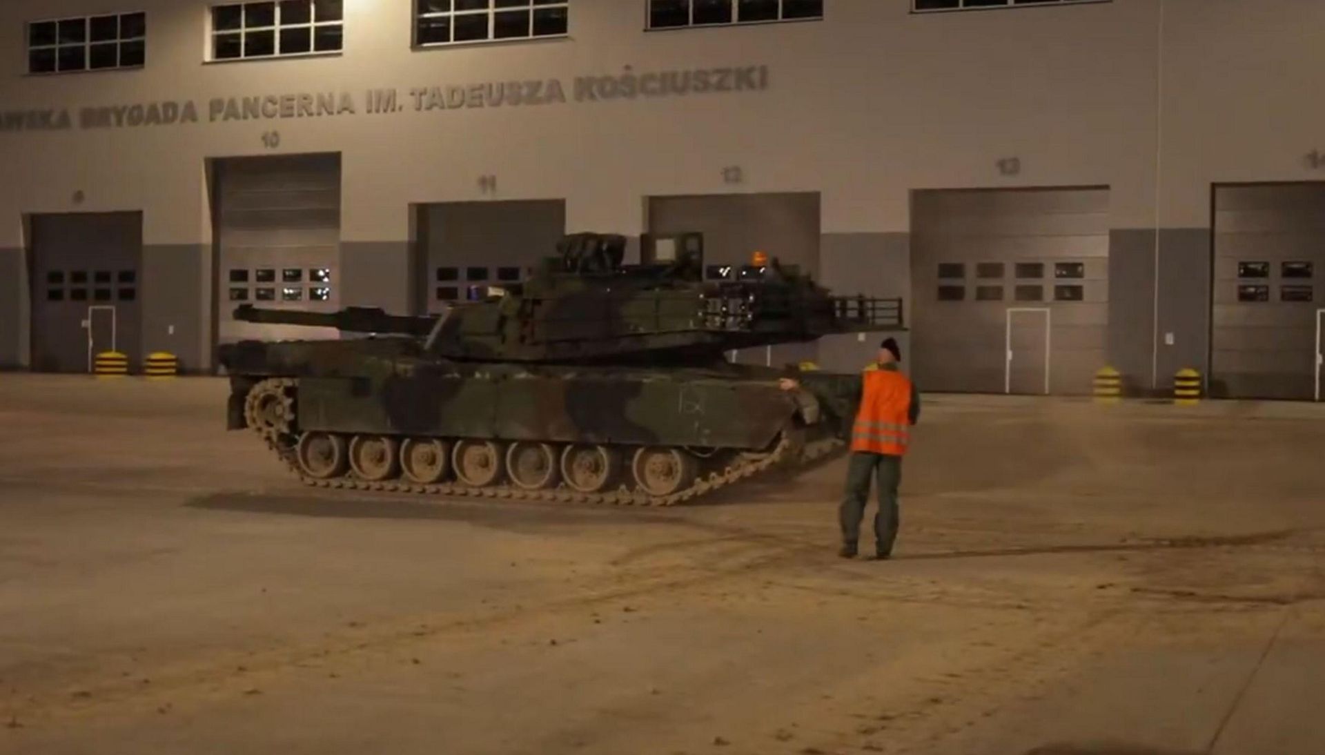 Czołgi Abrams M1A2 #SEPv3 w 1. Warszawskiej Brygadzie Pancernej