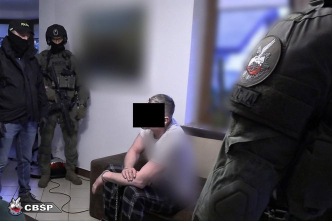 CBŚP rozbiło niebezpieczny gang z PIaseczna. 13 osób zatrzymanych