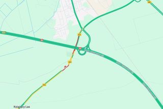 Starsze małżeństwo dachowało samochodem. Wypadek koło Leszna