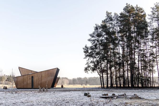 Cichosza: zespół całorocznych domków w Szydłowie projektu Modernstudio