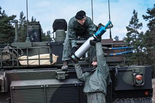 Andrzej Duda i Mariusz Błaszczak na poligonie w Orzyszu
