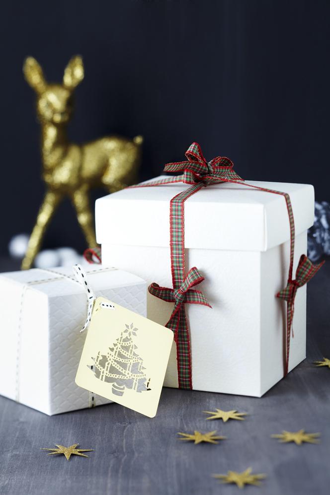 Pakowanie prezentów na Boże Narodzenie