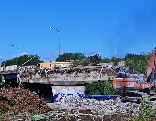 Wiadukt pomiędzy ul. Żeromskiego i Lubelską - Trwa wyburzanie starej przeprawy