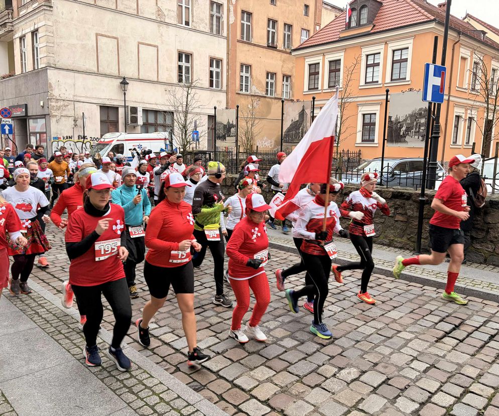 Bieg Niepodległości powrócił do Grudziądza. 300 biegaczy na starcie (ZDJĘCIA)