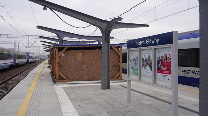 Dworzec Olsztyn Główny coraz bliżej. Postępują prace przy budynku oraz na peronach