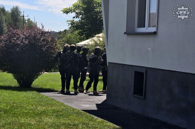 Strzelanina w Iwanowicach Małych. Sprawca usłyszał zarzut usiłowania zabójstwa