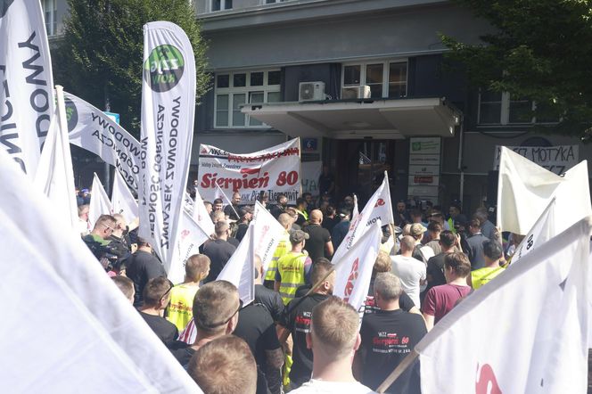 Protest górników i hutników ze Śląska w Warszawie