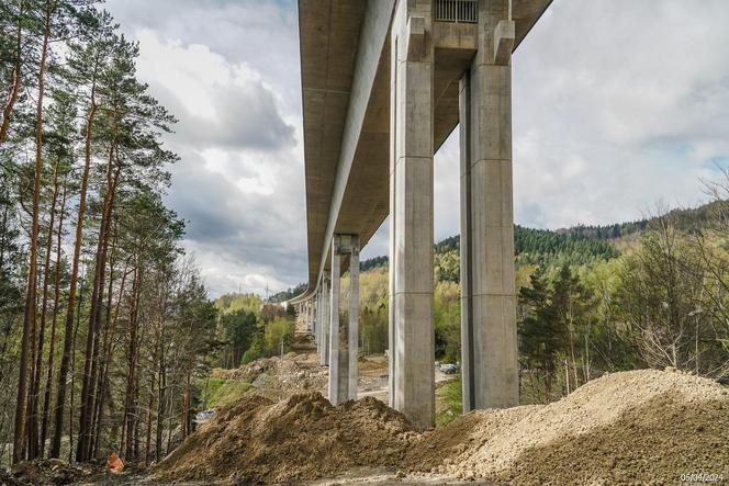 Postęp prac drpogowych na budowie obejścia Węgierskiej Górki