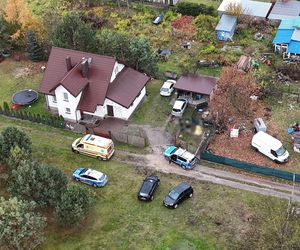 Tragedia pod Wołominem. Ciało 44-latki w szambie. Obok 7-letnie dziecko [ZDJĘCIA]