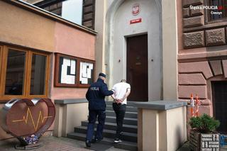 Zamówili kurs, a potem ukradli taksówkę. Zagrozili kierowcy nożem