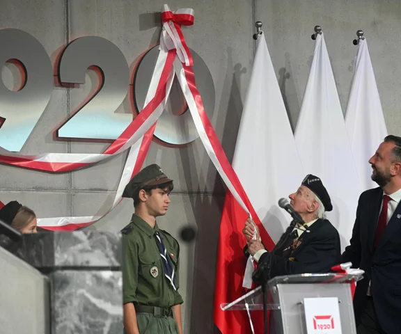 Otwarcie Muzeum Bitwy Warszawskiej 1920 roku w Ossowie