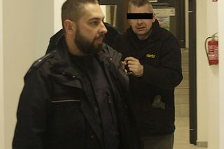 Zaatakował nożem komorniczkę, kobieta nie miała szans. Matka zabójcy zabrała głos: „przepraszam za mojego syna”